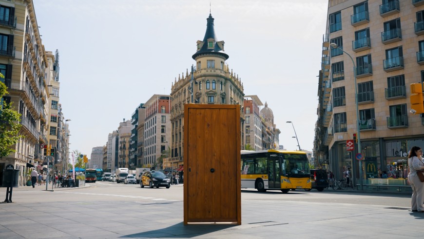 Obre una porta a l'Empordà